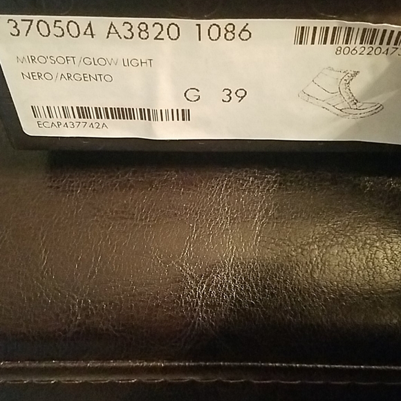 Gucci Sneakers - Picture 10 of 10